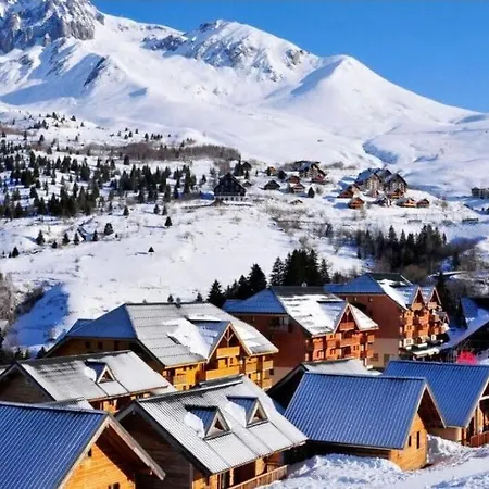 Au Pied Des Pistes *
